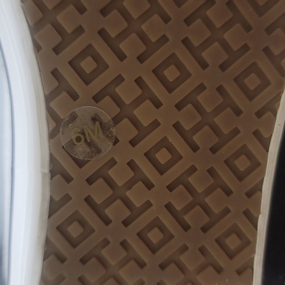 Authentic Tory Burch ivory and navy sneakers - Picture 6 of 8